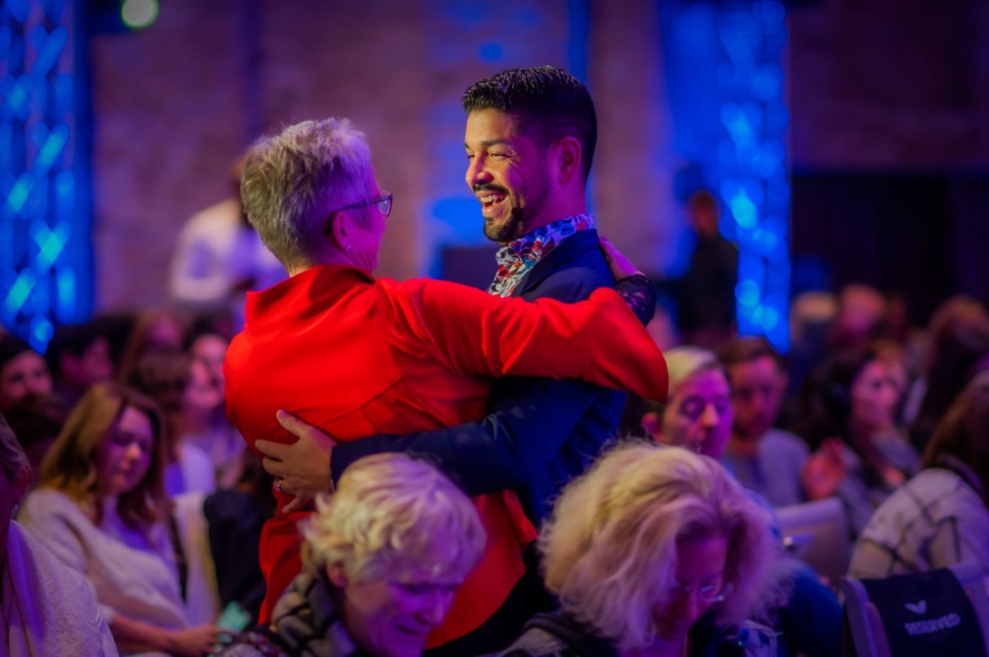 João mitten im Publikum eines Seminars